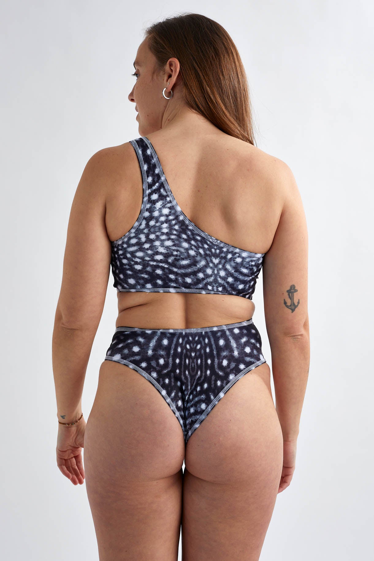 Aqua Wave Sleeveless - Black Whale Shark Black Whale Shark