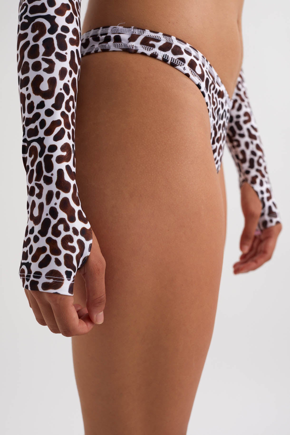 Ocean Confident Crop Top - Moray Eel Moray Eel