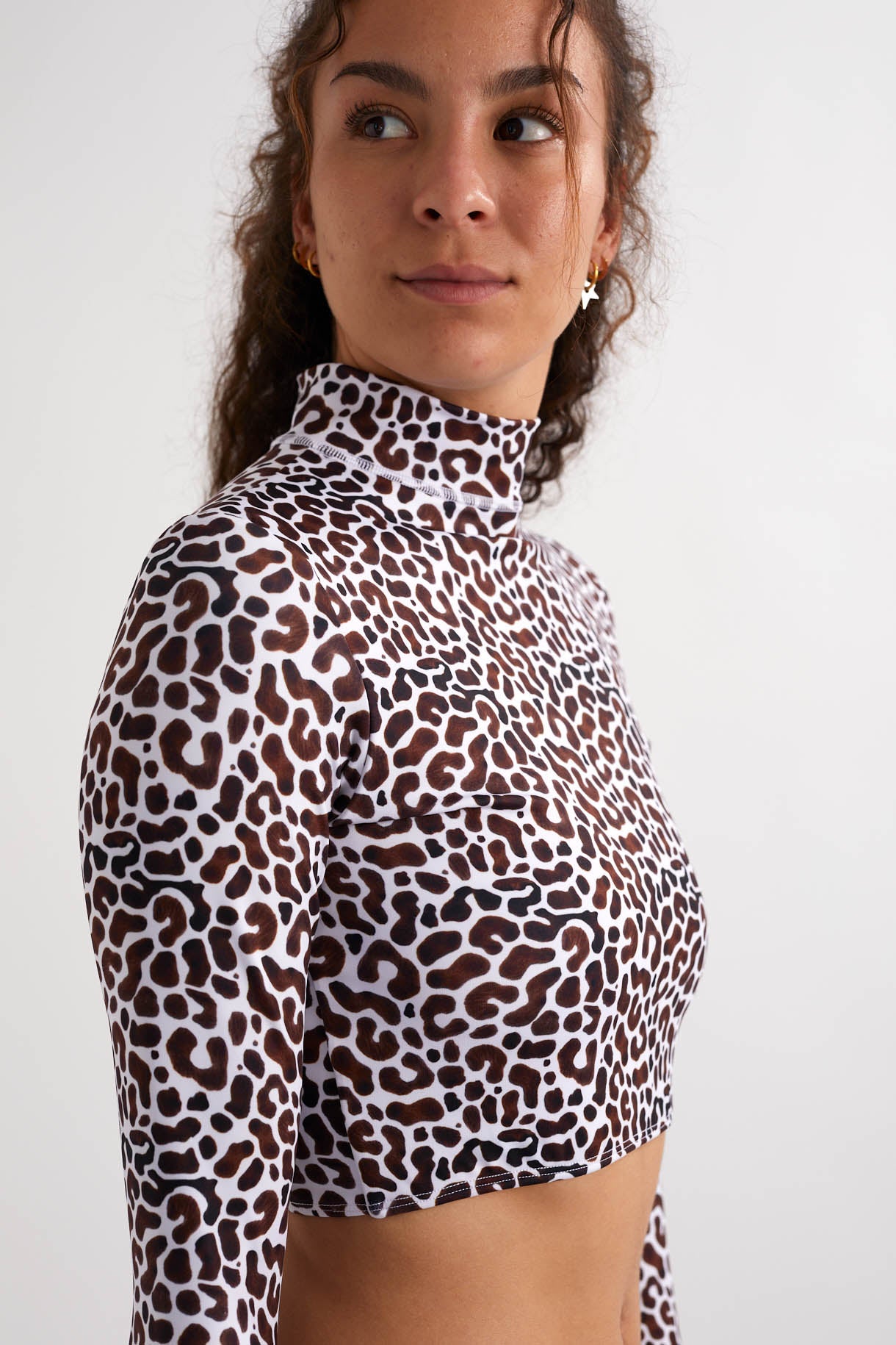 Ocean Confident Crop Top - Moray Eel Moray Eel