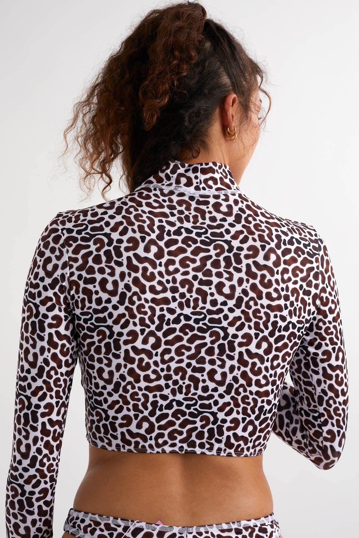 Ocean Confident Crop Top - Moray Eel Moray Eel